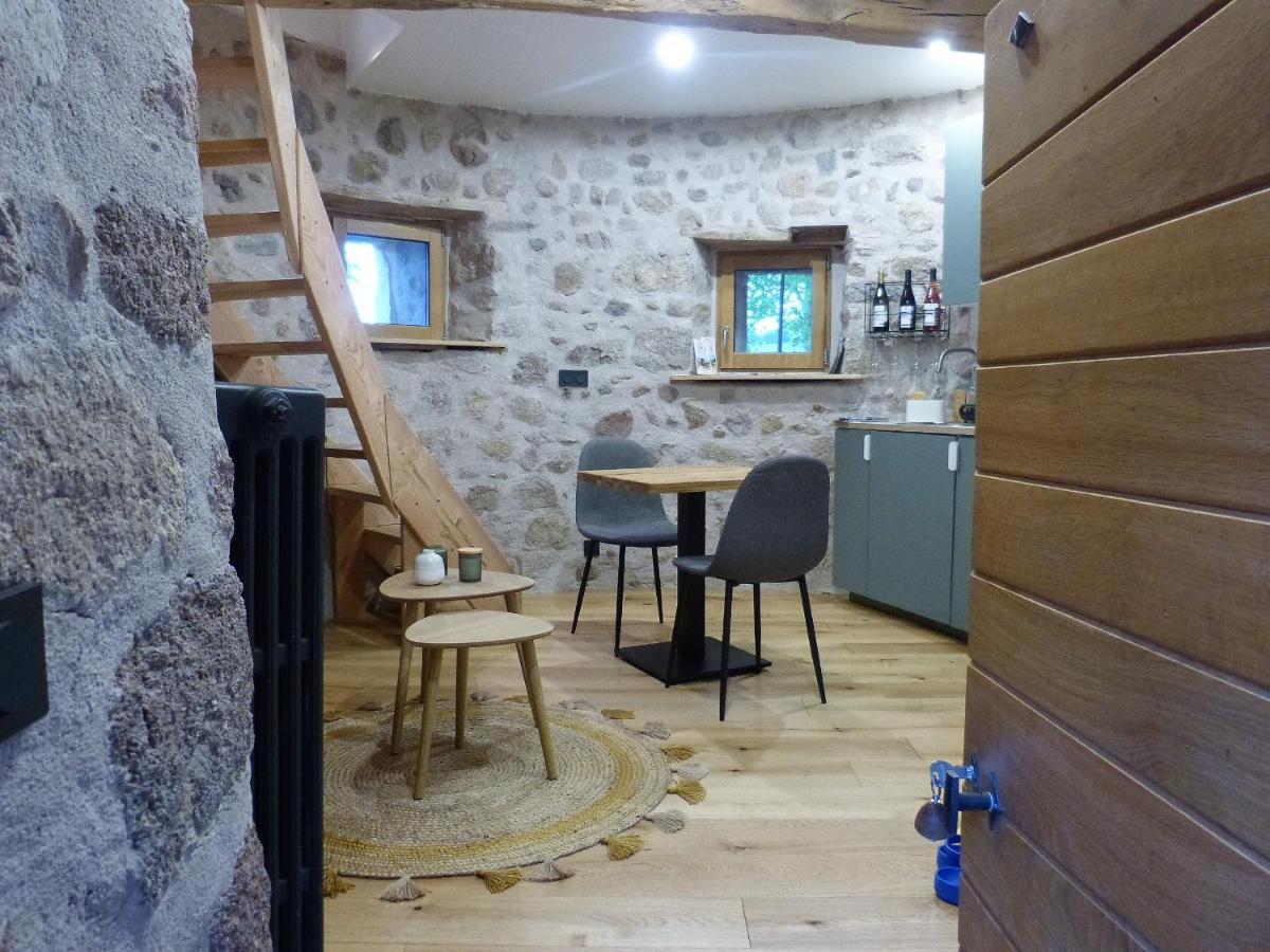 La Tour Du Canet Longessaigne Esterno foto