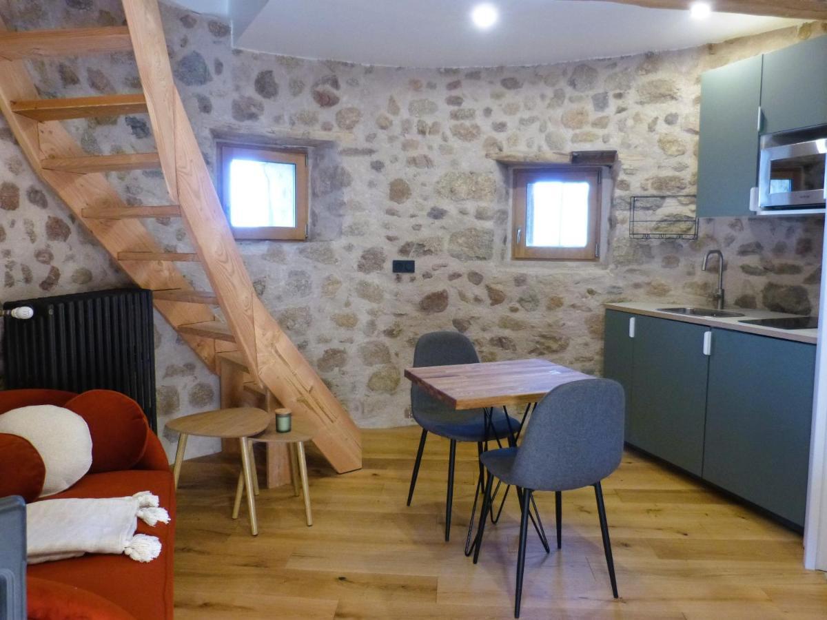 La Tour Du Canet Longessaigne Esterno foto